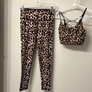 Victoria’s Secret Sport Leopard Print Leggings 4 and Sport Bra Small